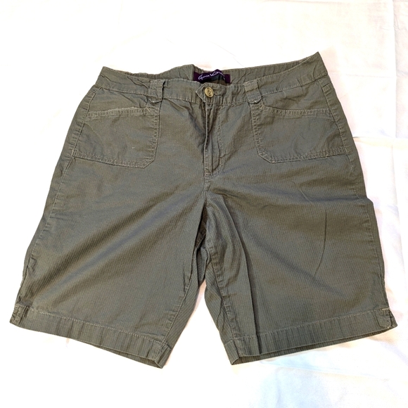 Gloria Vanderbilt Pants - Gloria Vanderbilt Size 14 Olive Shorts